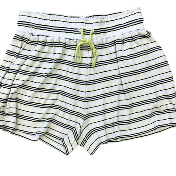 VOLCOM LADIES POPZTONE SHORTS SASSY STRIPED PAIR OF SHORTS HIGH WAISTED NWT - Picture 3 of 6